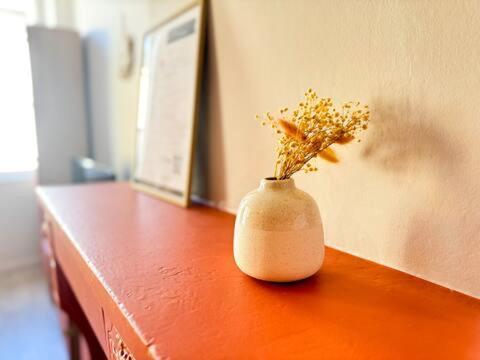 Food And Chill - Deux Appartements Hypercentre - 1 Theme Cinema - By Primo C0Nciergerie Tournus Exterior photo