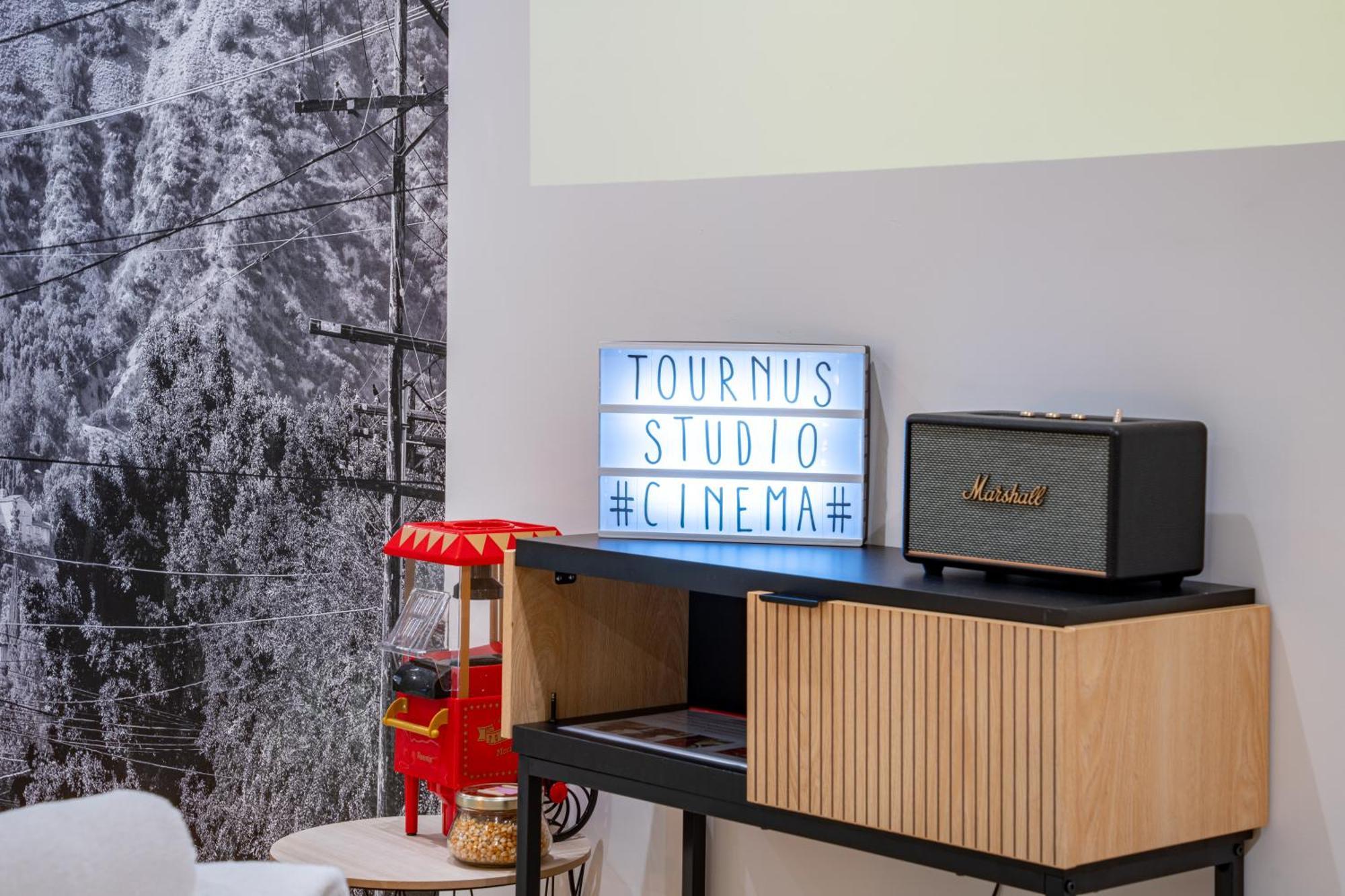 Food And Chill - Deux Appartements Hypercentre - 1 Theme Cinema - By Primo C0Nciergerie Tournus Exterior photo