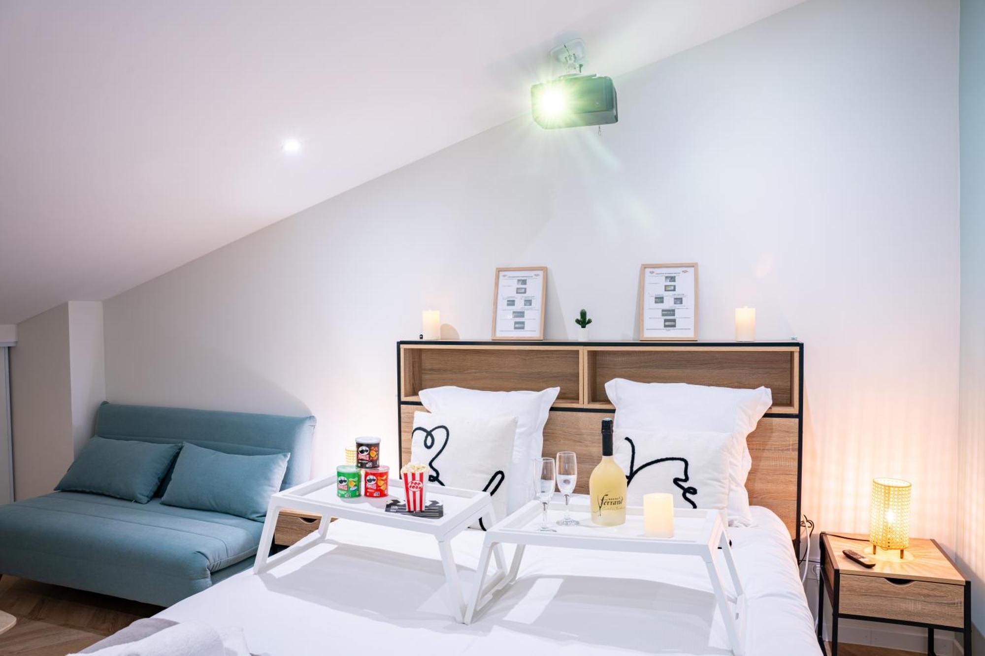 Food And Chill - Deux Appartements Hypercentre - 1 Theme Cinema - By Primo C0Nciergerie Tournus Exterior photo