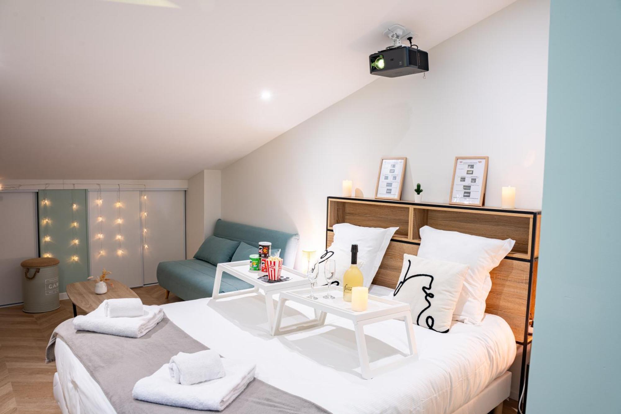 Food And Chill - Deux Appartements Hypercentre - 1 Theme Cinema - By Primo C0Nciergerie Tournus Exterior photo